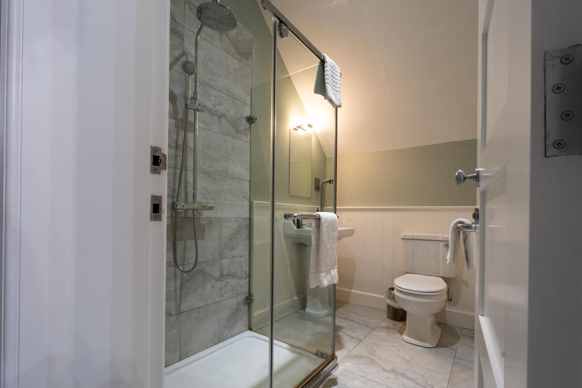 Escape Ordinary At Lough Erne Golf Village إيننيسكيلن المظهر الخارجي الصورة